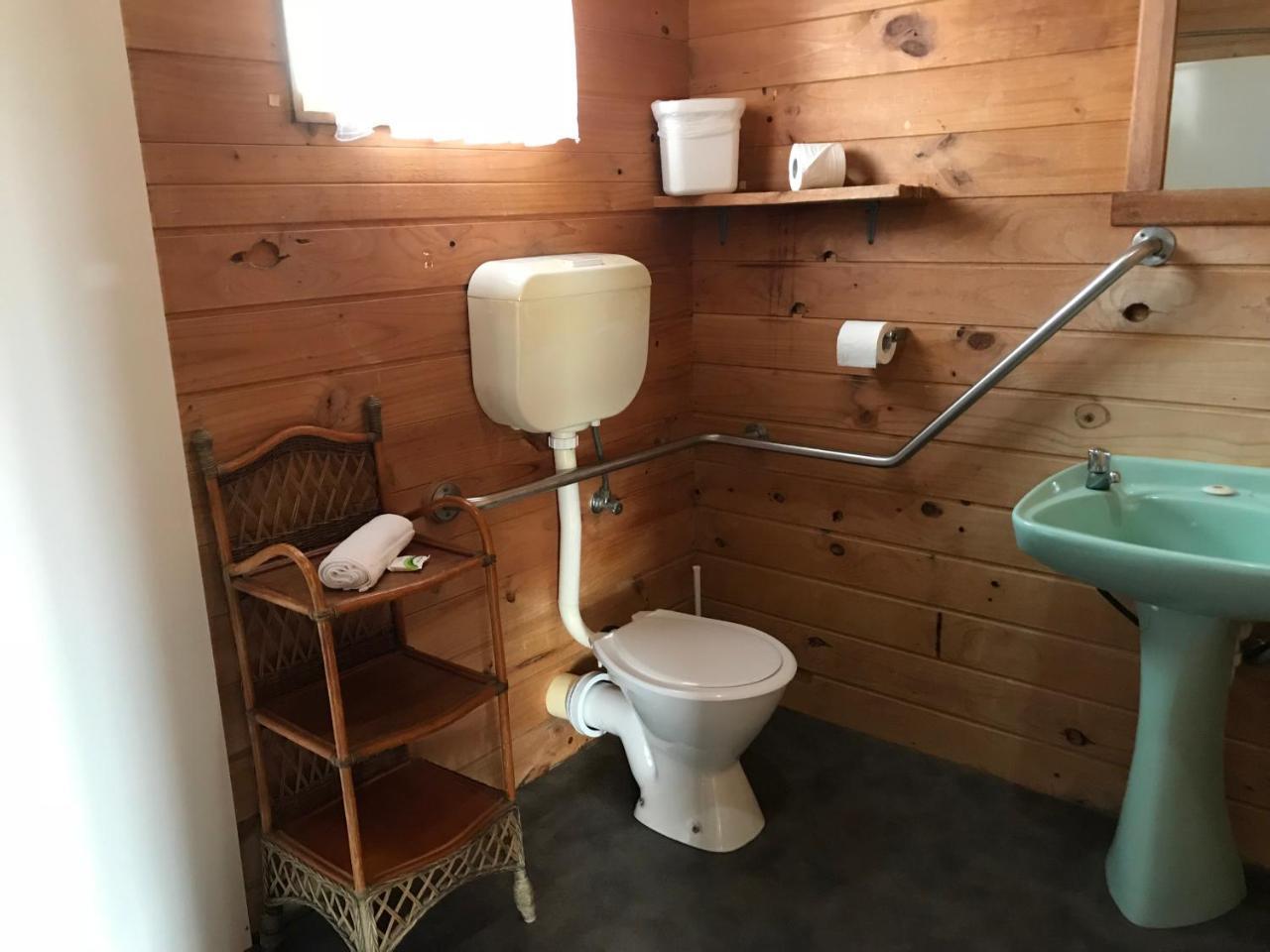 Somerset Beachside Cabin And Caravan Park Екстериор снимка