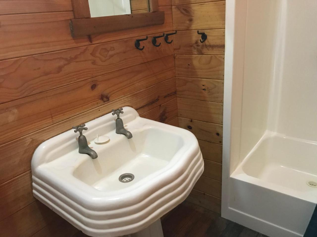 Somerset Beachside Cabin And Caravan Park Екстериор снимка