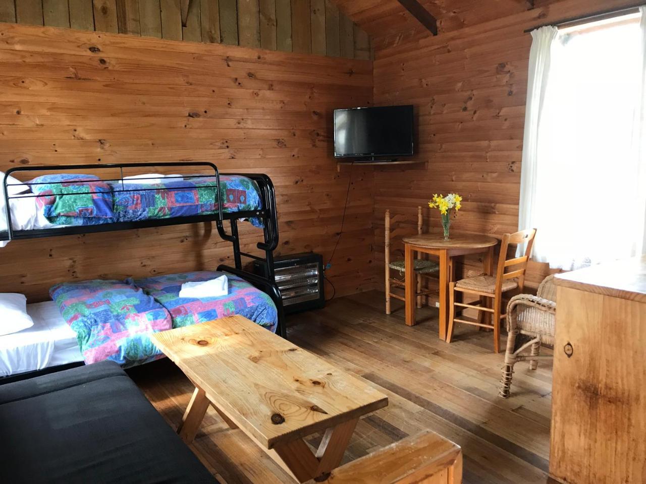 Somerset Beachside Cabin And Caravan Park Екстериор снимка