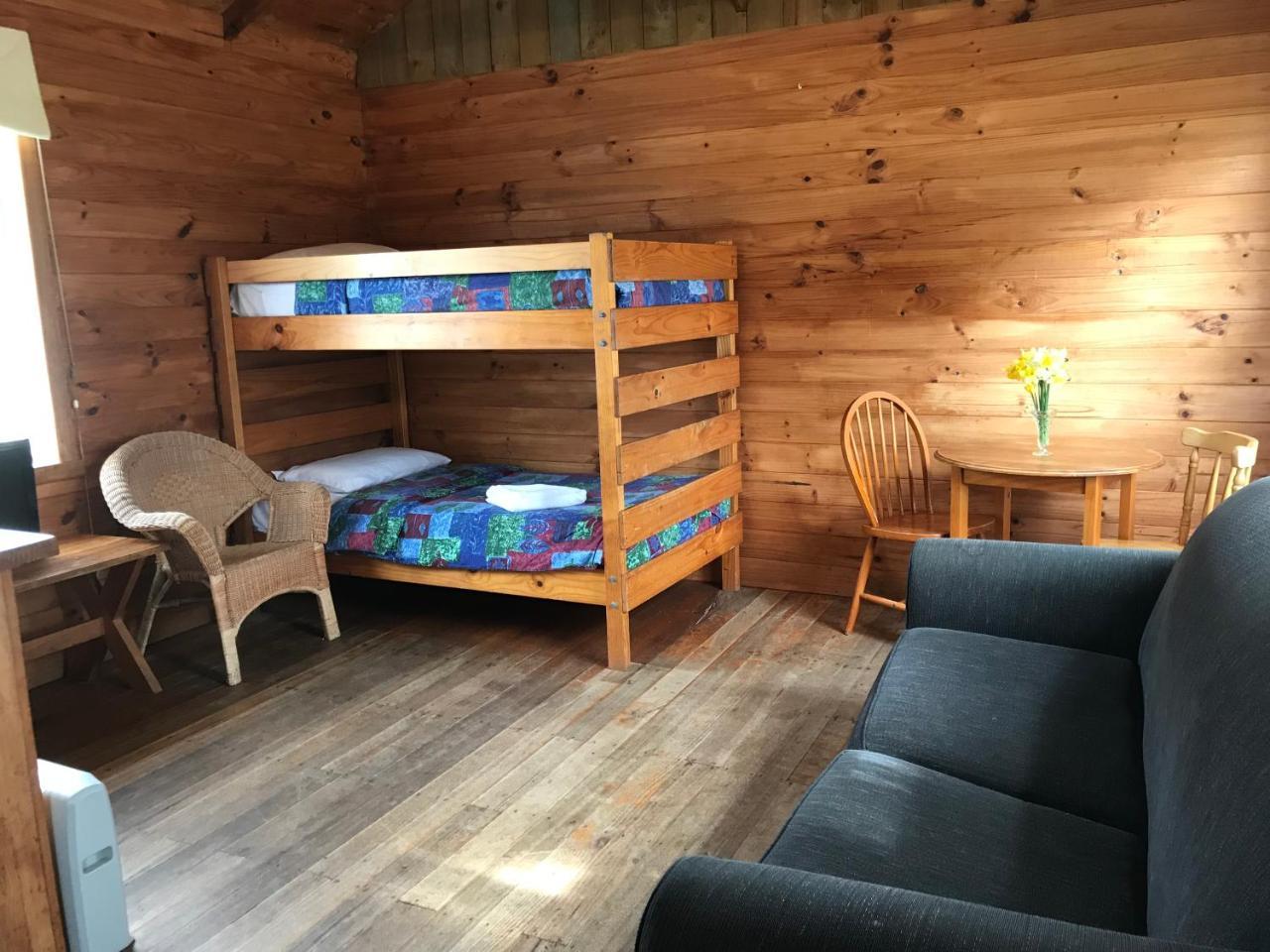 Somerset Beachside Cabin And Caravan Park Екстериор снимка