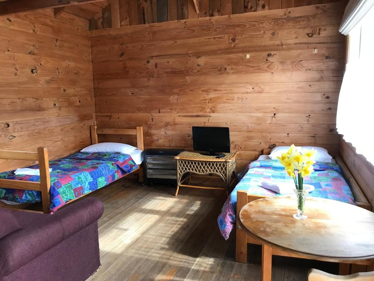 Somerset Beachside Cabin And Caravan Park Екстериор снимка