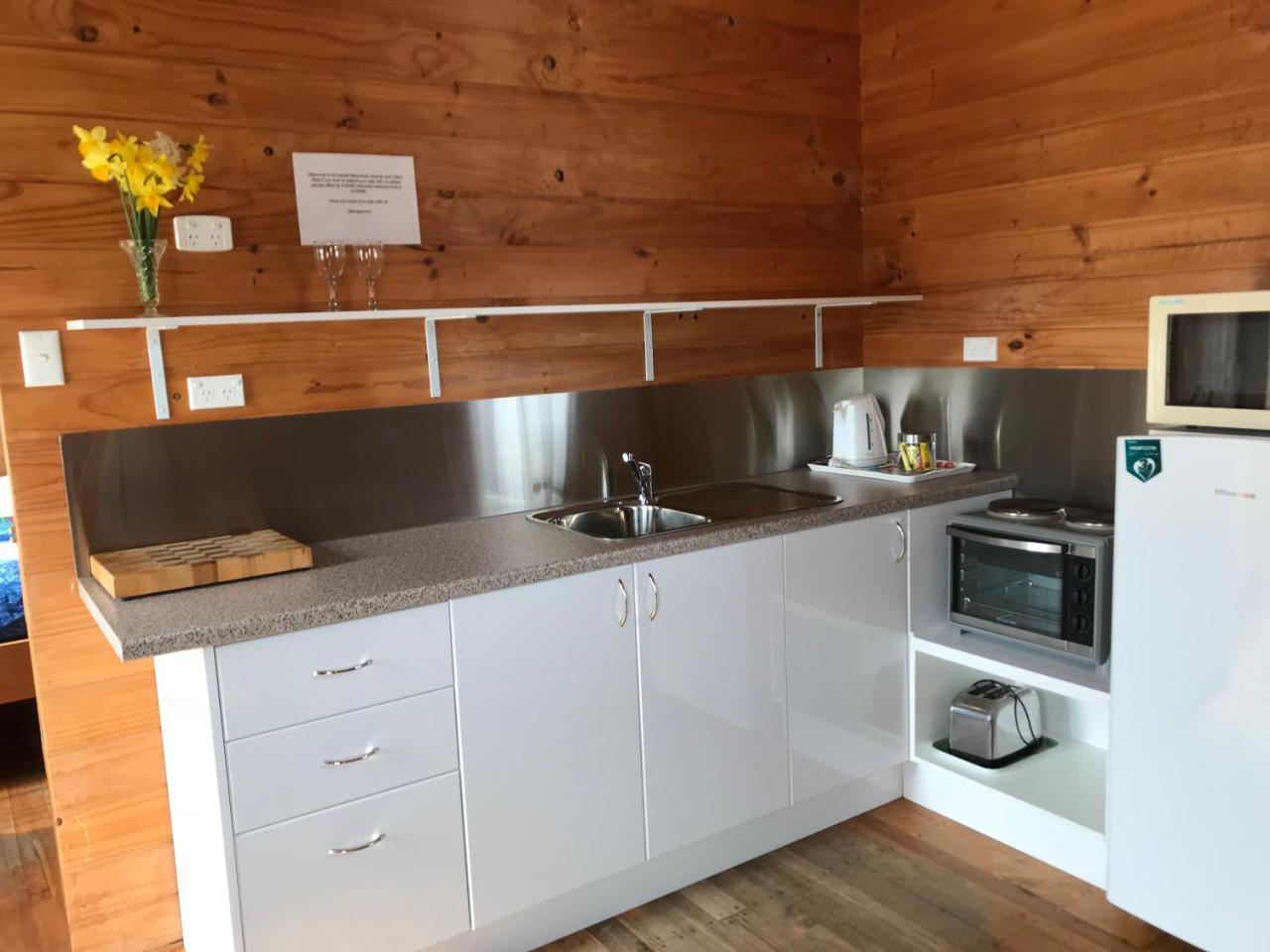 Somerset Beachside Cabin And Caravan Park Екстериор снимка